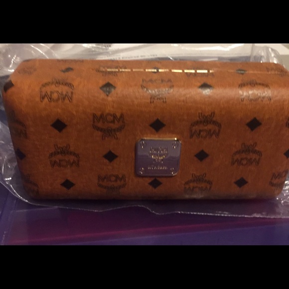 NWT Retro MCM Sunglasses - Picture 5 of 5